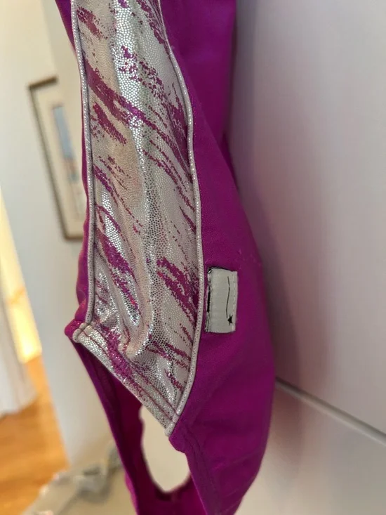 Destira Metallic Magenta Girls' Leotard with Silver Trim size M - Picture 5 of 8